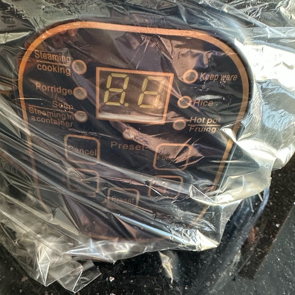 Hot Pot Electric Cooker for cooking noodles, soup, Mac & cheese with steam rack - Picture 2 of 4